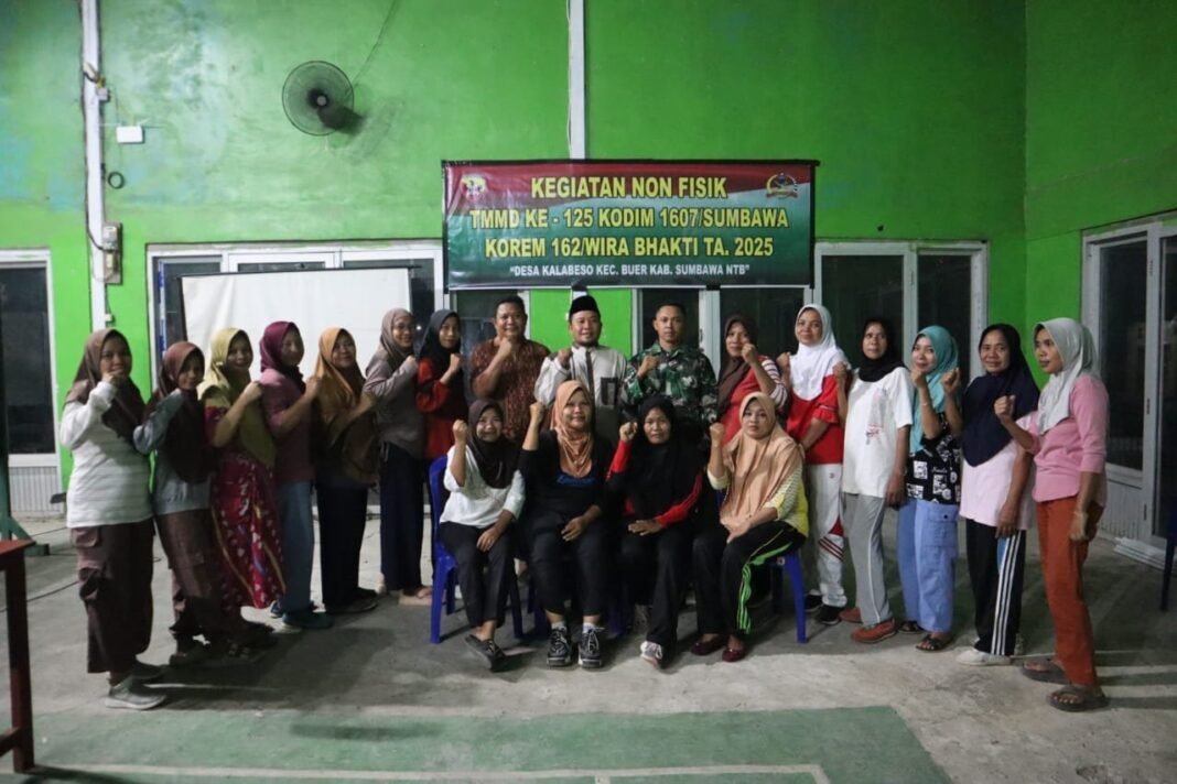 TMMD ke-125 Kodim 1607/Sumbawa Gelar Karya Bakti Bersihkan Pasar Labuan Burung