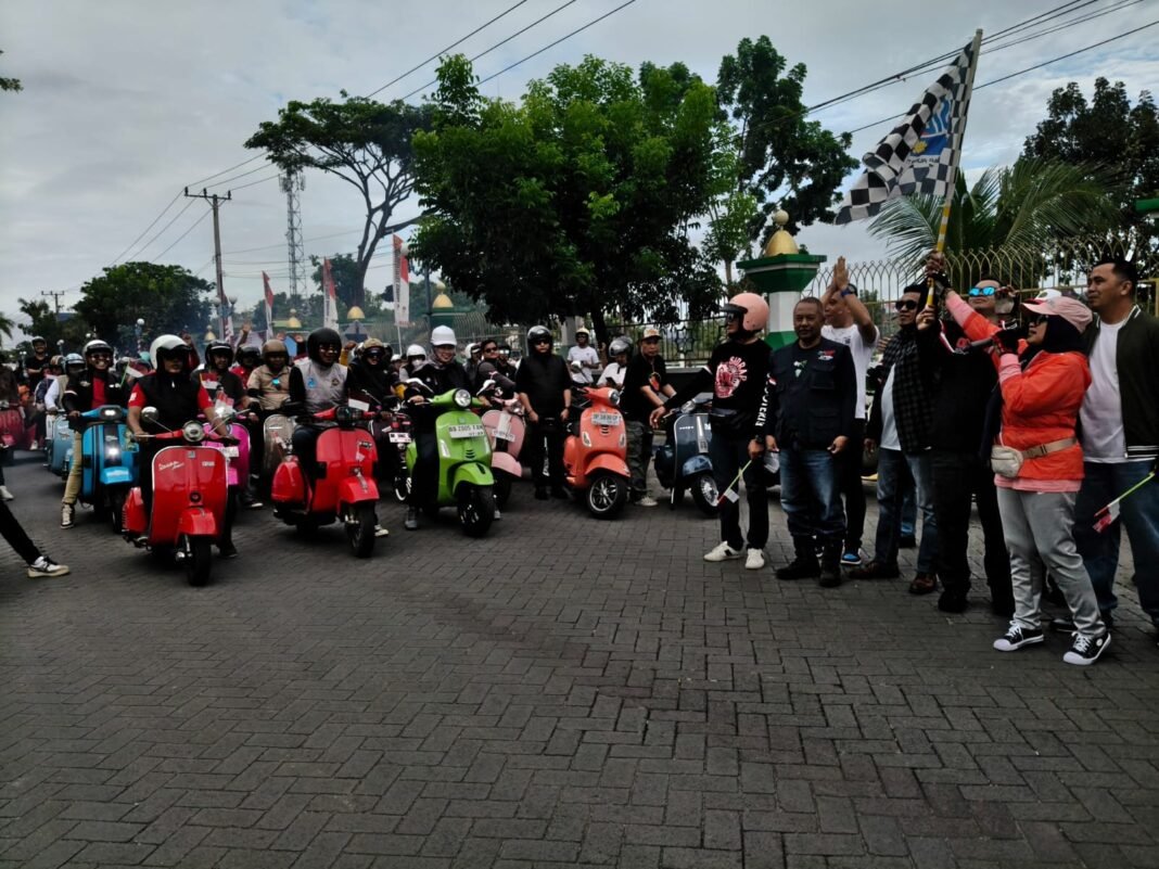 Dandim 1420/Sidrap Ikut Pawai Kemerdekaan Bersama Komunitas Vespa, Sambut HUT RI ke-80 dan Anniversary Forsa Ajatappareng ke-2