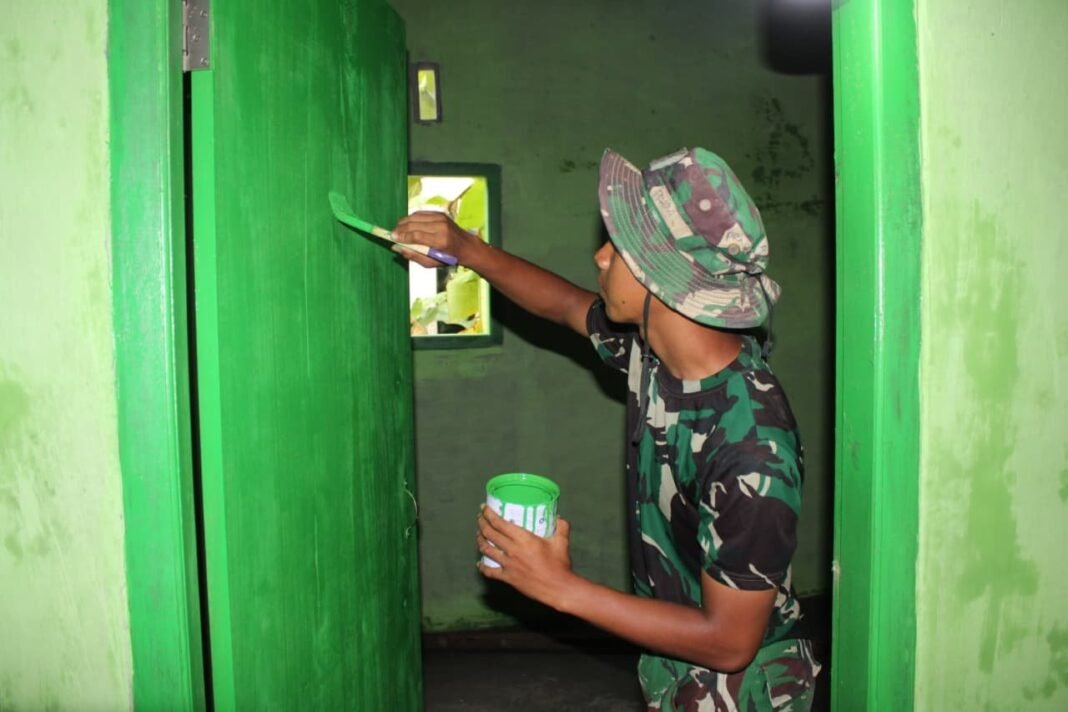 RTLH Sasaran 1 TMMD ke-125 di Moris Jaya Masuki Tahap Pengecatan Pintu