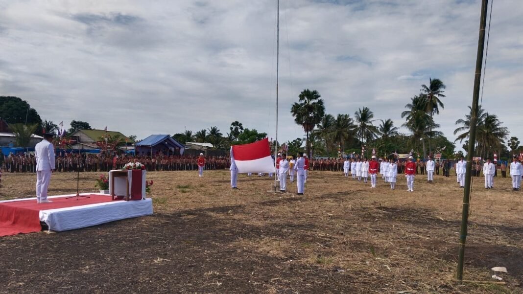 Babinsa Koramil 1426-06/Mapsu Jadi Komandan Upacara Pada Peringatan HUT RI Ke-80 Tingkat Kecamatan