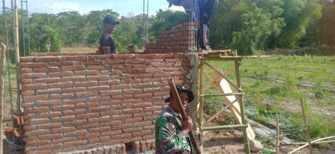 Satgas TMMD 125 Kodim 1607/Sumbawa Bangun Rumah Mesin Sumur Bor untuk Petani