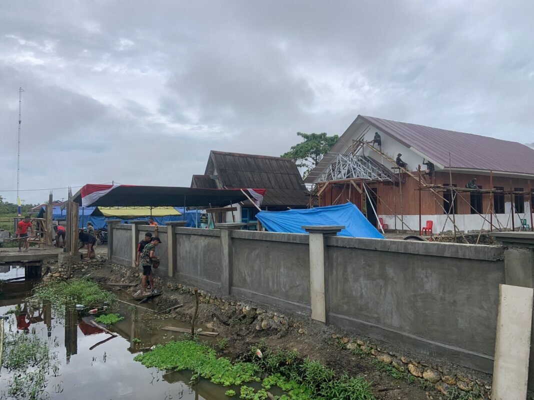 Pekerjaan Pengacian Pagar Gereja Talitakum TMMD ke-125 Kodim 1705/Nabire Terus Dikebut