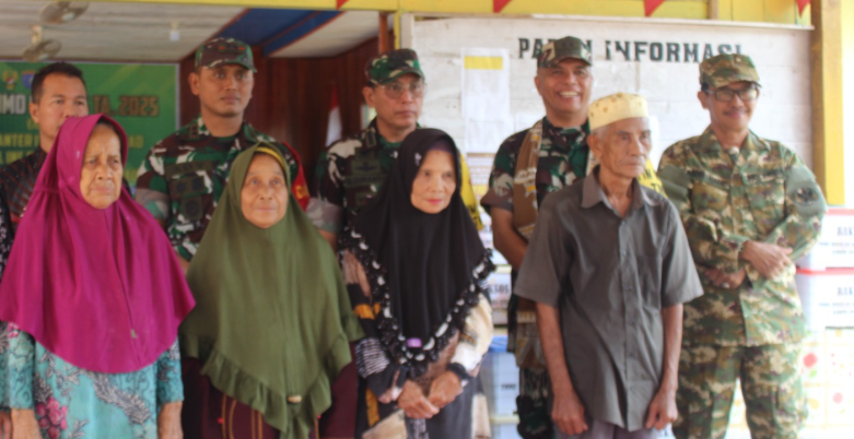 Wasev TMMD Reguler ke-125 Kodim 1017/Lmd Bagikan Baksos, Pererat Kebersamaan dengan Warga Batu Kotam