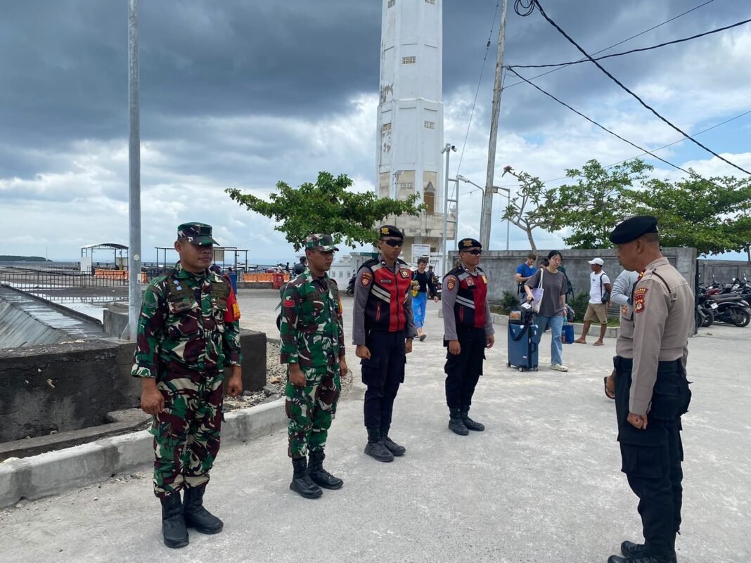 Koramil Nusa Penida Bersinergi Bersama Polsek Pastikan Kondusifitas Wilayah Dengan Patroli Gabungan
