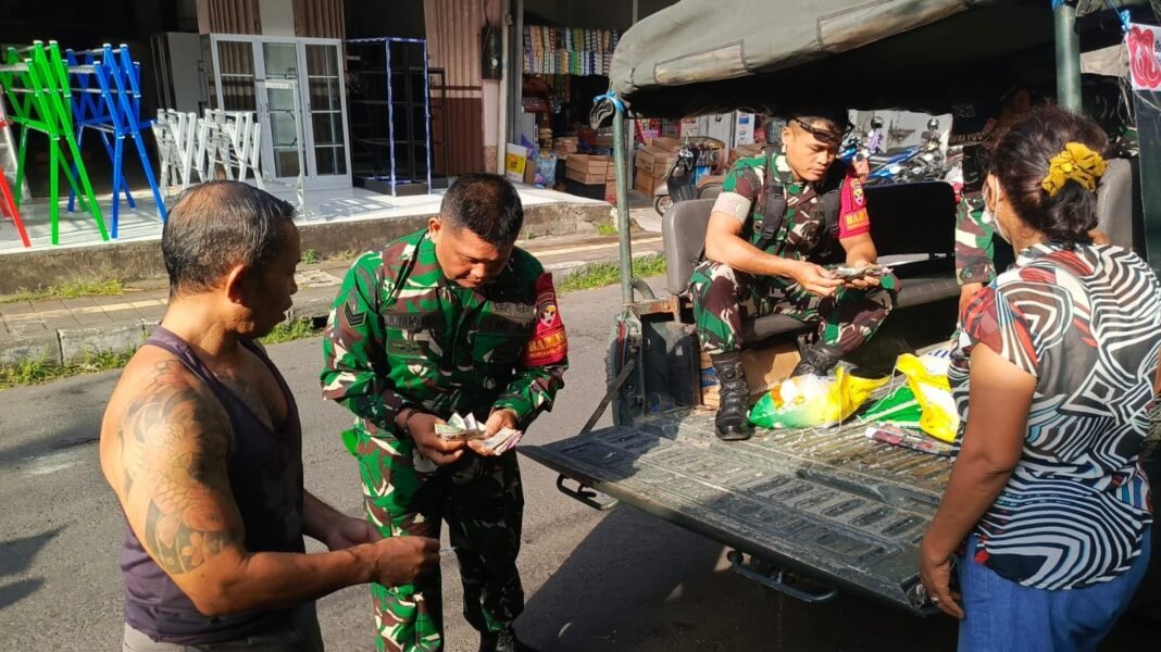 Gelar Pasar Murah, Koramil Klungkung Bawa Pesan Kedamaian