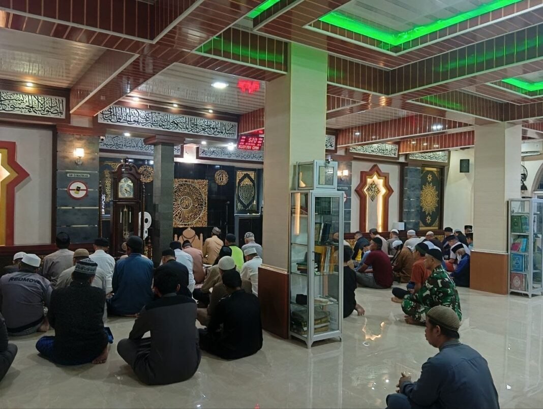 Babinsa Kodim 1420/Sidrap Gelar Safari Subuh Berjamaah, Eratkan Silaturahmi dengan Masyarakat