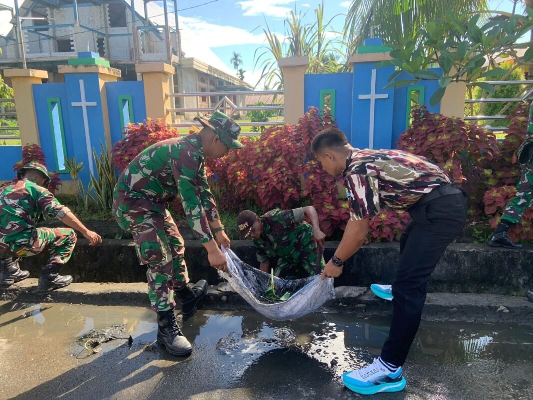Penuh Semangat Menyambut HUT TNI ke-80, Personil Kodim 1705/Nabire Laksanakan Karya Bakti
