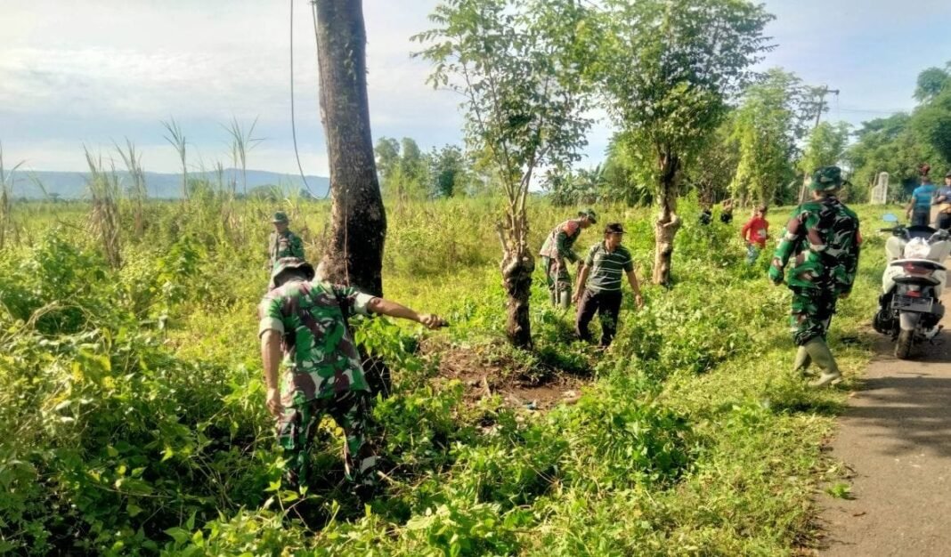 Cinta Lingkungan Yang Bersih, Koramil 1426-02/Polsel Kerja Bakti Bersihkan Saluran Air