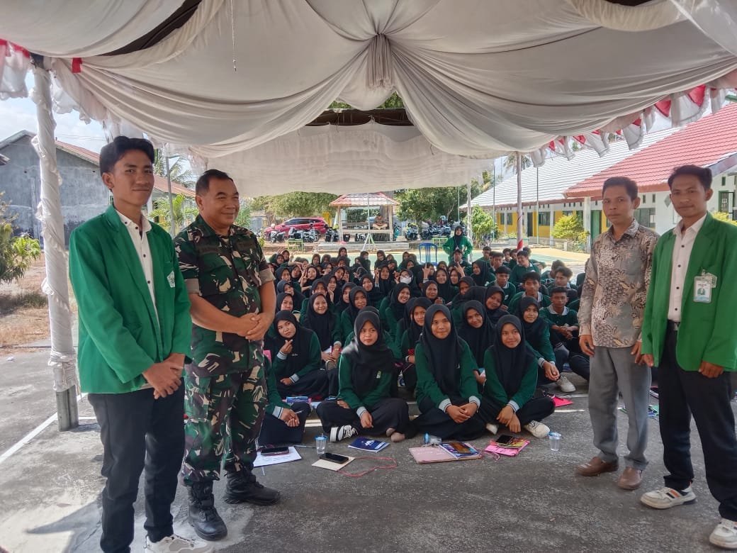 Kasdim 1614/Dompu Bekali Mahasiswa Baru STKIP Al-Amin dengan Wawasan Bela Negara