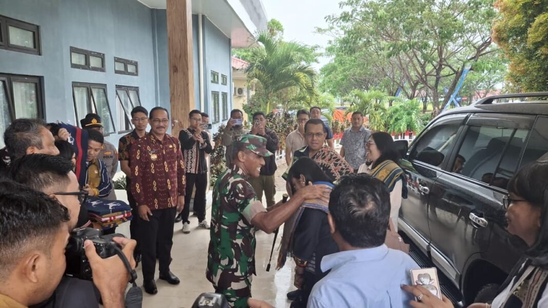 Dandim 1613/Sumba Barat Hadiri Kunjungan Kerja Gubernur NTT di Kabupaten Sumba Tengah