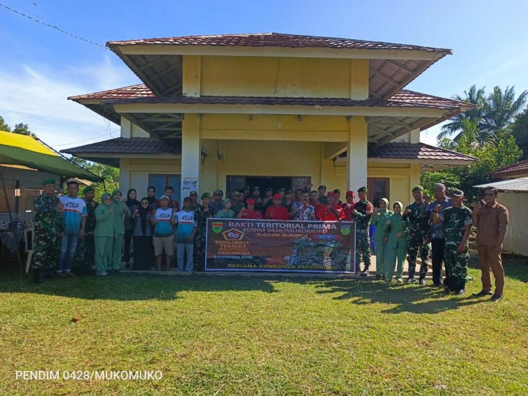 Kodim 0428/Mukomuko Gelar Bakti Sosial di Desa Tanjung Mulya, 120 Warga Ikuti Pengobatan Gratis