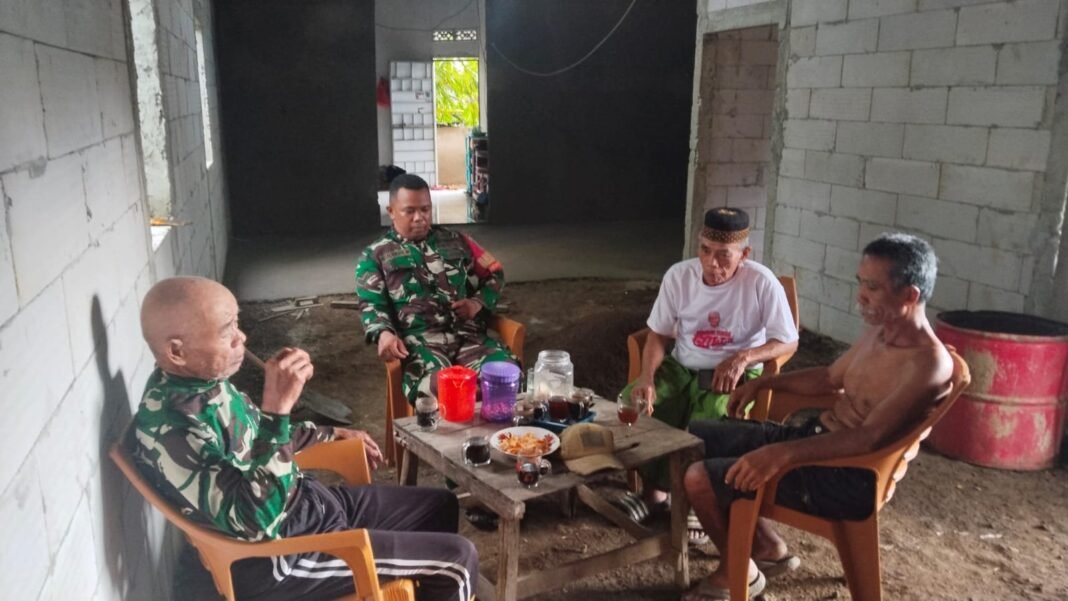 Pererat Silaturahmi, Babinsa Koramil 1426-01/Polut Komsos Dengan Warga Binaan
