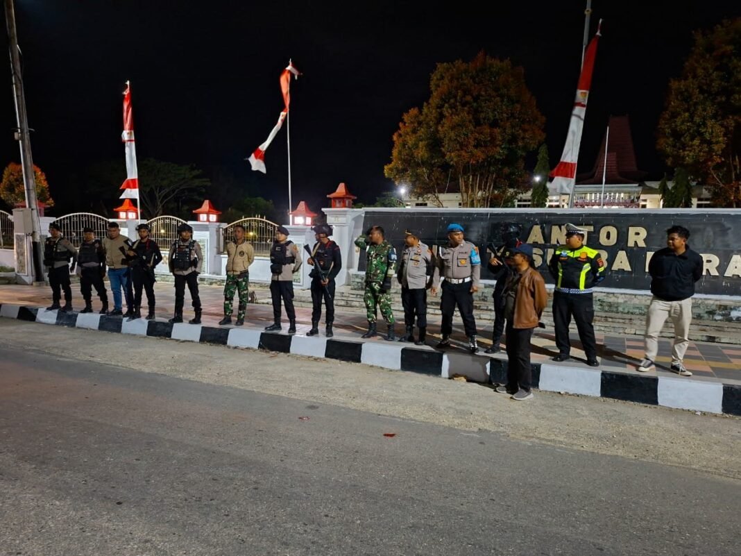 Kodim 1613/Sumba Barat Bersama Polres dan Brimob Laksanakan Patroli Keamanan