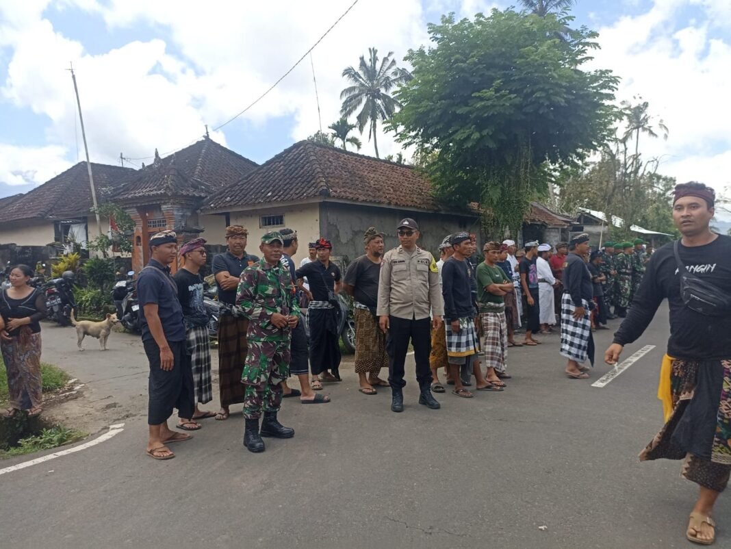 Sinergi TNI–Polri dan Pecalang Wujudkan Keamanan dan Ketertiban pada Upacara Ngaben