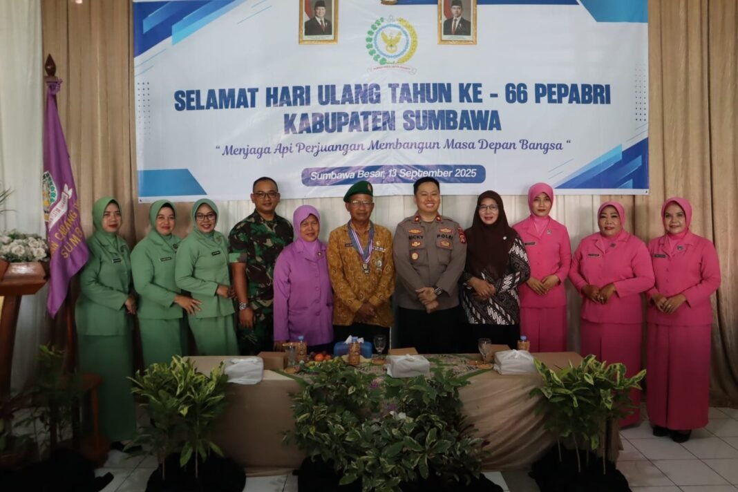 HUT Pepabri ke-66, Dandim 1607/Sumbawa Hadiri Bersama Ketua Persit KCK 