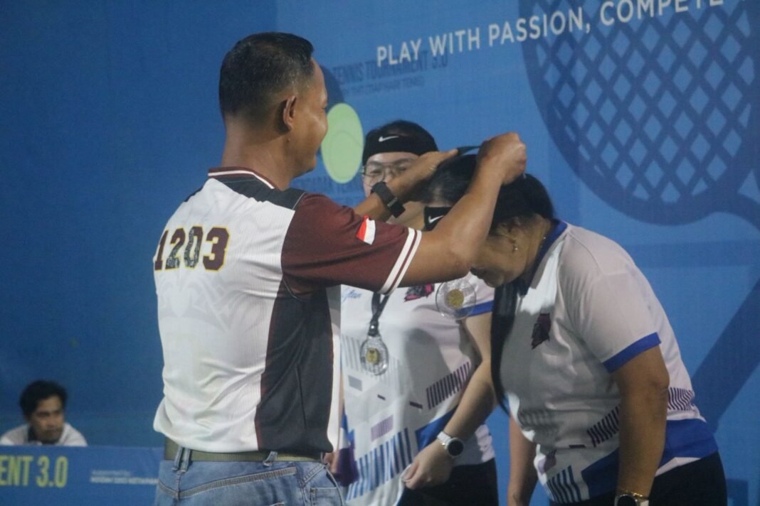 Danramil Delta Pawan Menutup Turnamen Tenis Mendadak di Ketapang