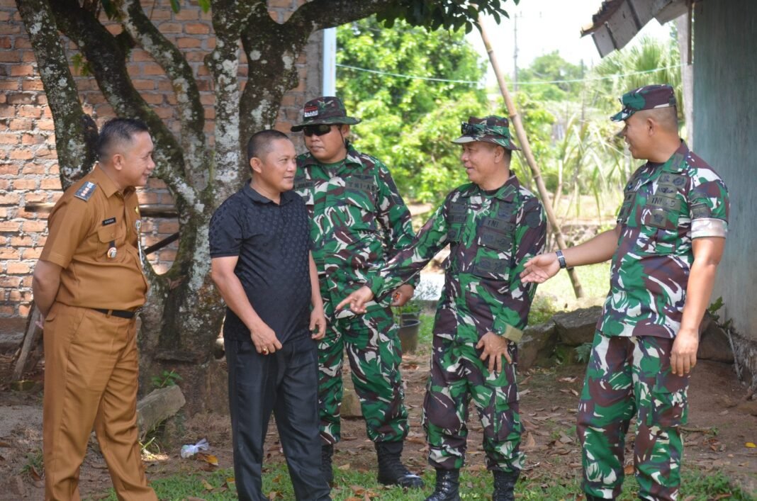 Dandim 0427/Way Kanan Bersama Aparatur Kampung Sriwijaya Tinjau Persiapan TMMD ke-126