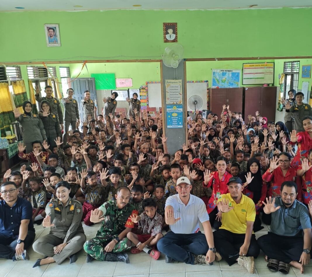 Ciptakan Generasi yang Hebat, Kodim 1015/Sampit Bersama Satpol PP Kabupaten Kotim Berikan Sosialisasi Inovasi Pacar Genit.