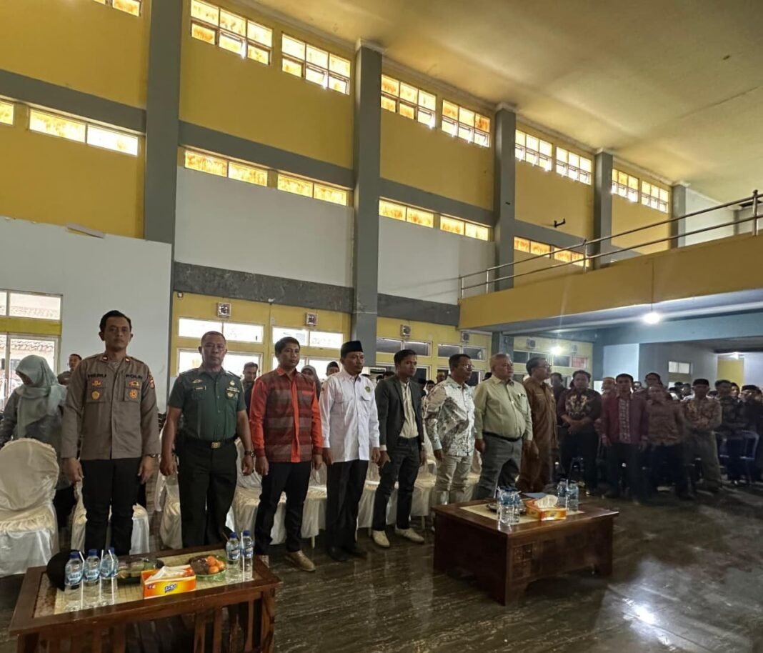 STKIP Yapis Dompu Wisuda XI, TNI-Polri Beri Dukungan