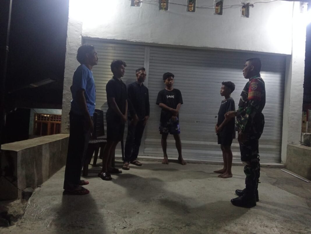 Babinsa Bersama BPD dan LPM Gelar Patroli Malam di Desa Serakapi