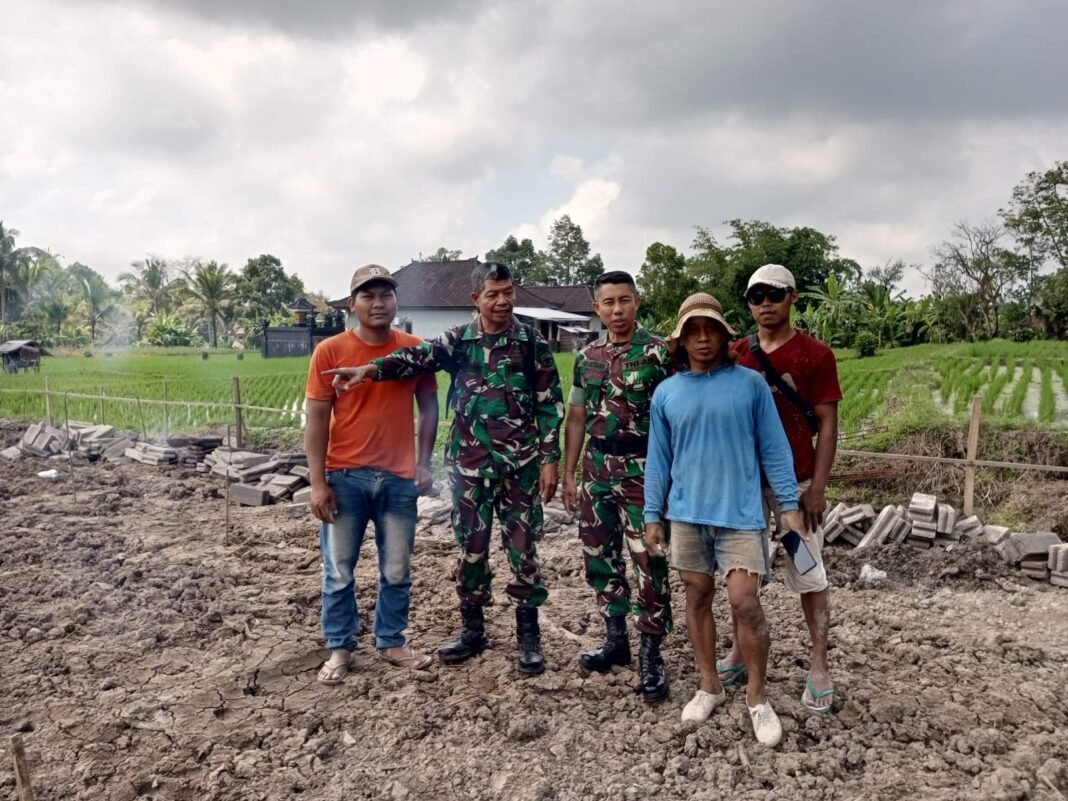 Dukung Program Gizi, Danramil Penebel Tinjau Pembangunan SPPG Yayasan Alota Agung Bali