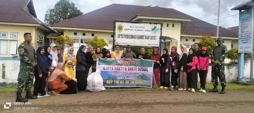 Bersihkan Puskesmas, Babinsa Koramil 1512-03/Gebe dan Pegawai Laksanakan Karya Bakti dalam Rangka Sambut HUT TNI KE 80