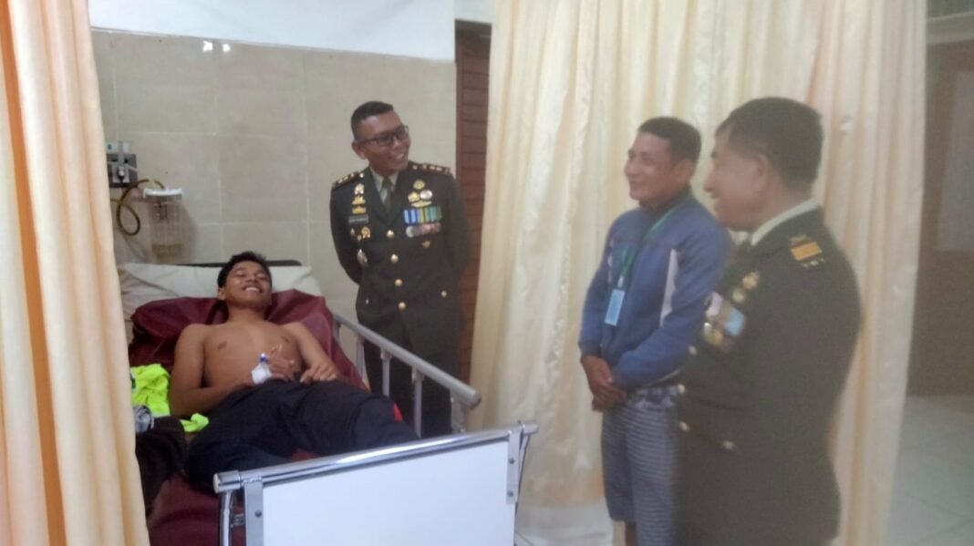 Perkuat Silahturahmi Dan Ikatan Hati, Dandim Klungkung Jenguk Anak Prajurit Yang Lagi Sakit