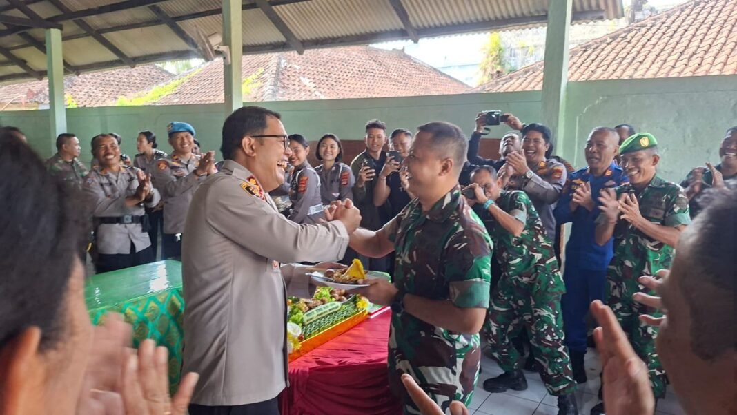 Sinergitas TNI–Polri, Polres Bangli Sambangi Kodim 1626/Bangli di Momen HUT ke-80 TNI