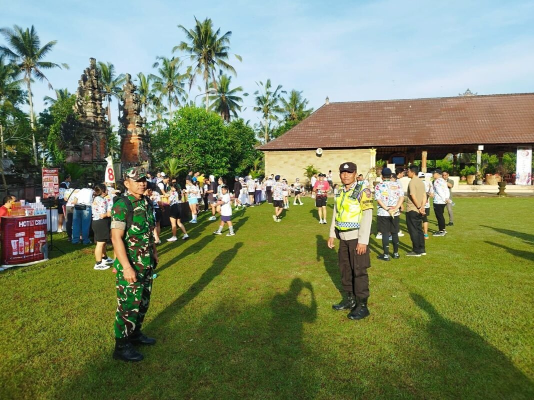 Sinergi Babinsa dan Masyarakat Wujudkan Penglipu-Run HUT IDI ke-75 yang Aman, Tertib, dan Meriah di Penglipuran