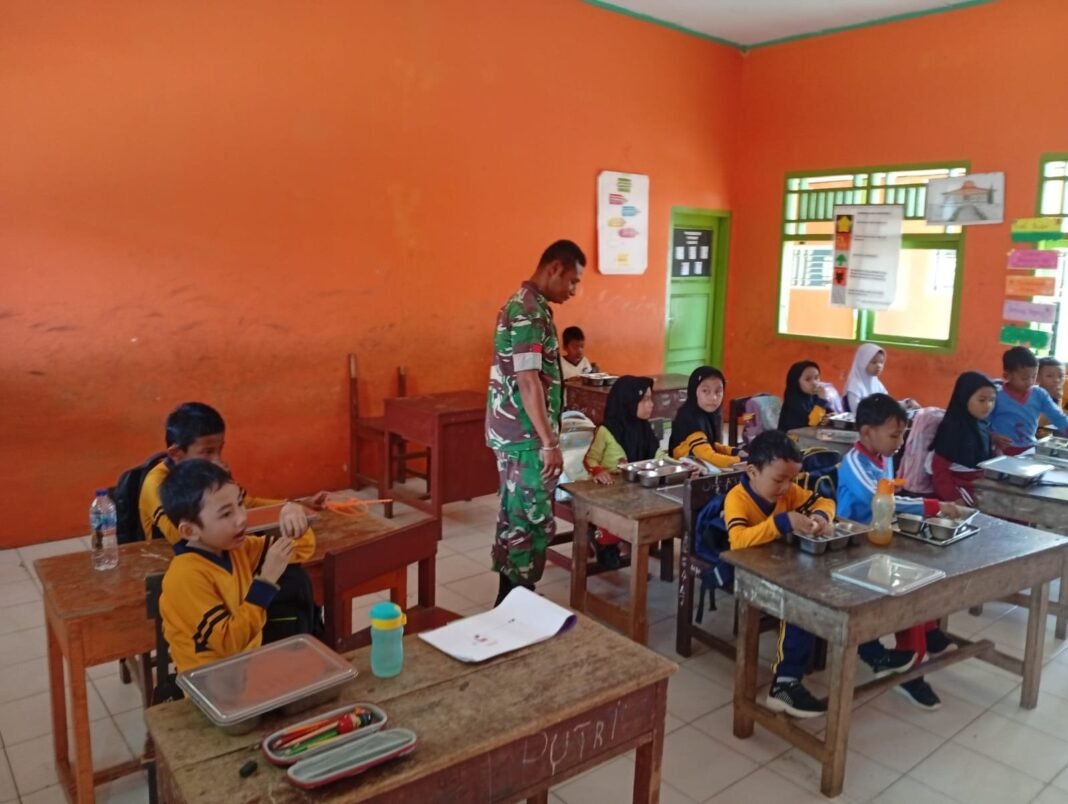 Kodim 0428/Mukomuko, Melaksanakan Pemantauan dan Monitoring Pendistribusian Program Makan Bergizi Gratis (MBG)