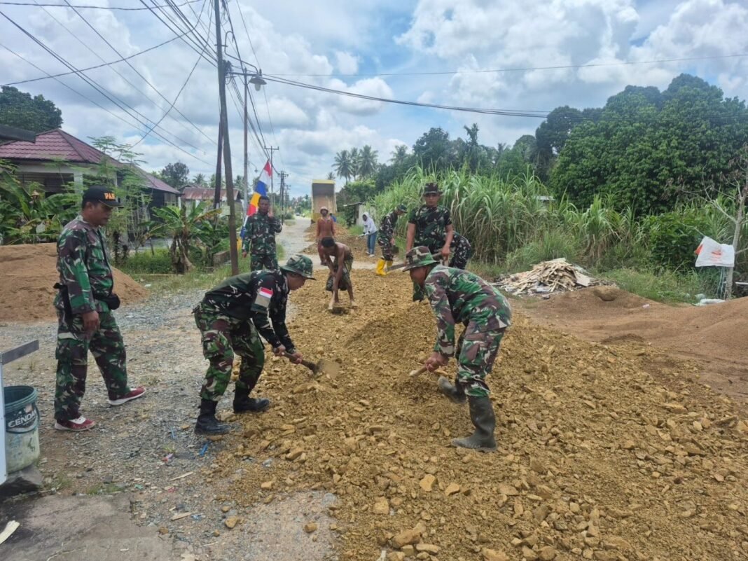 Satgas TMMD ke-126 Kodim 1207/Pontianak Mulai Pengerjaan Jalan di Kalimas, Kubu Raya