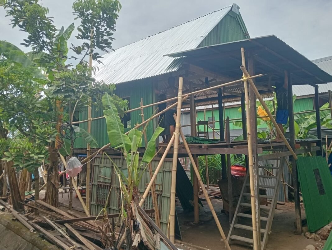 Satgas TMMD Ke-126 Kodim 1421/Pangkep Lanjutkan Bedah Rumah Tidak Layak Huni di Samalewa