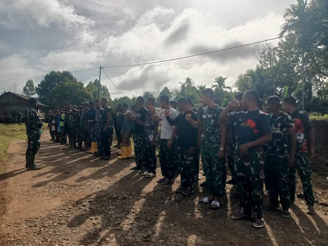 Kepemimpinan di Lapangan: Dan SSK TMMD Ke-126 Kodim 1711/BVD Pastikan Kesehatan dan Moril Prajurit Tetap Terjaga