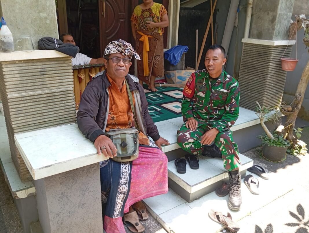 Babinsa Desa Yangapi Aktif Turun ke Masyarakat, Jalin Komsos untuk Perkuat Keamanan dan Ketertiban