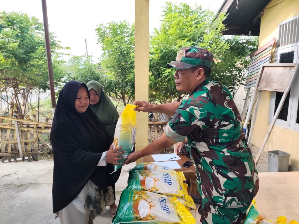 TNI dan Perum Bulog Bersinergi, Gelar Penjualan Beras SPHP untuk Masyarakat Nagan Raya