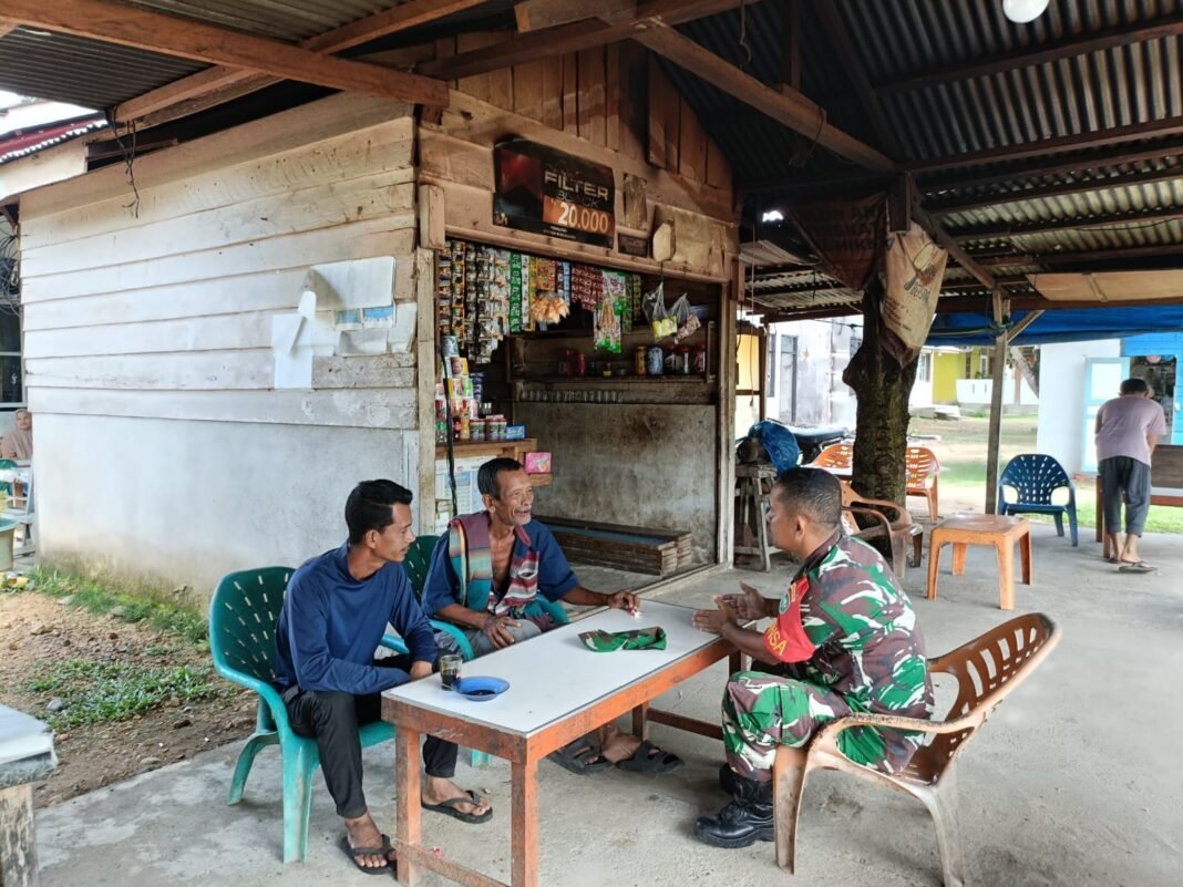 Babinsa Darul Hikmah Ajak Warga Jaga Kesehatan dan Kebersihan Lingkungan