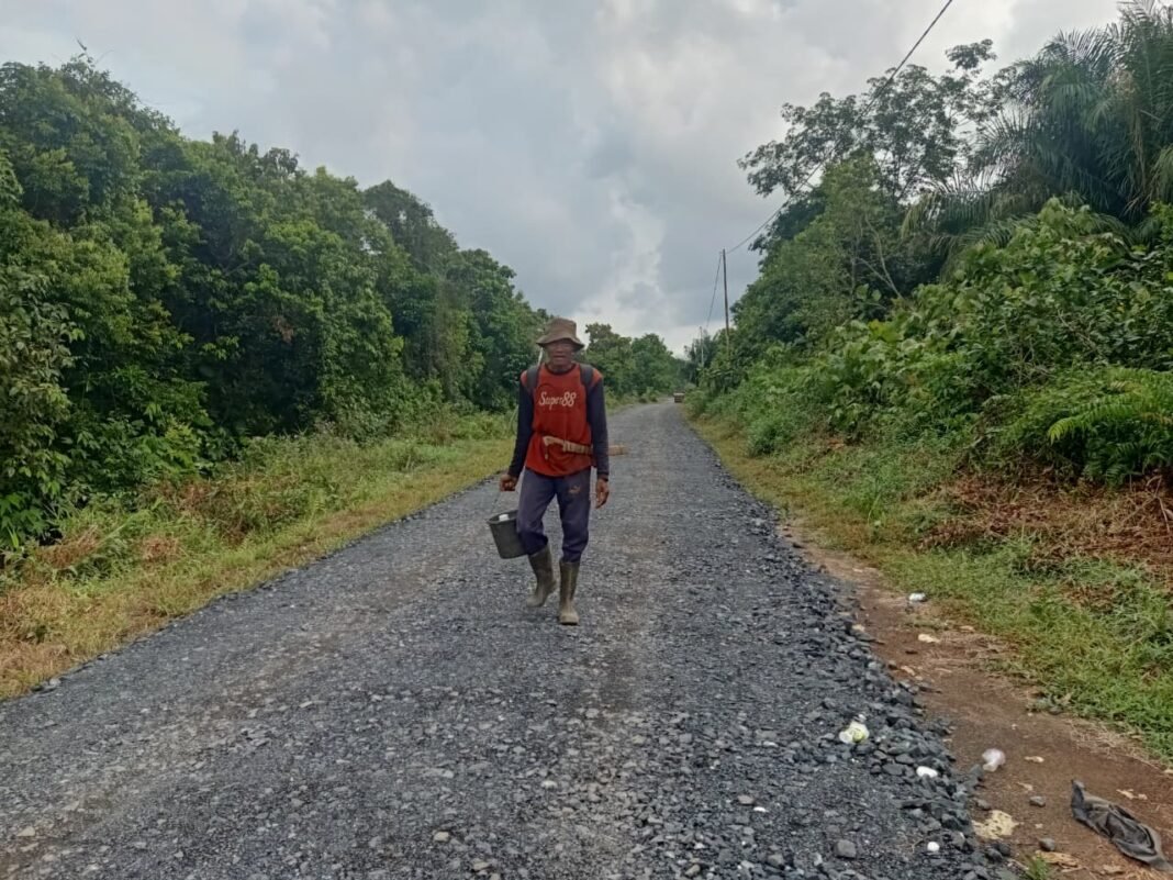 Dari Jalan Licin ke Jalan Mulus, Cerita Warga Tumih dan TMMD