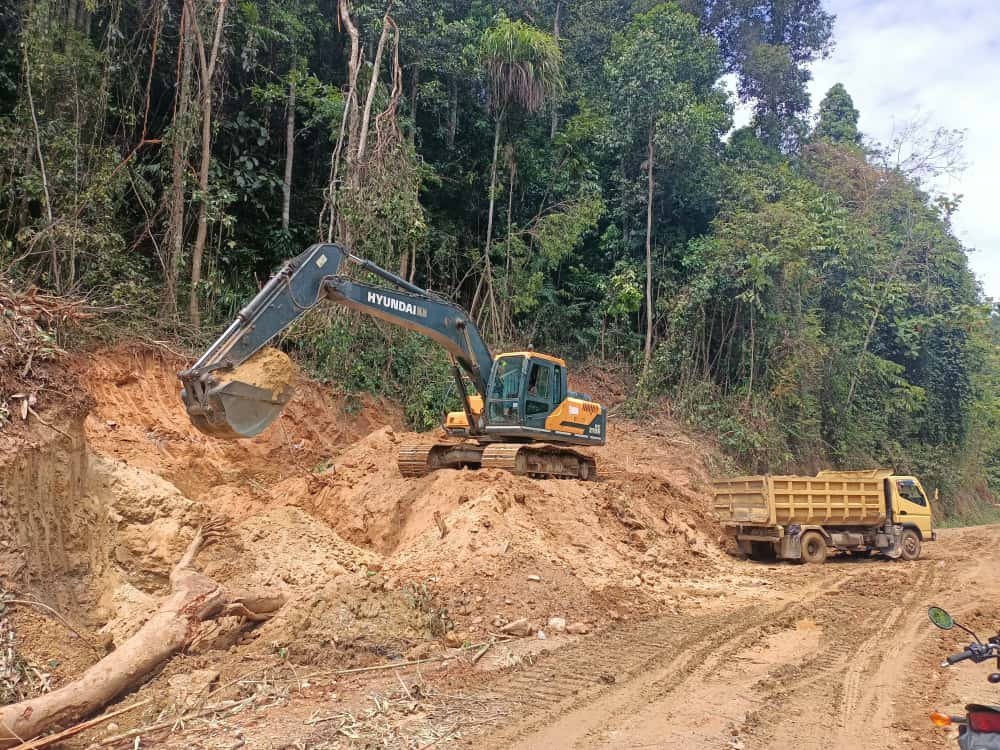 Tingkatkan Pengawasan, Dan SSK TMMD 126 Cek Kegiatan Pengambilan Material Penimbunan Jalan di Desa Tonggauna