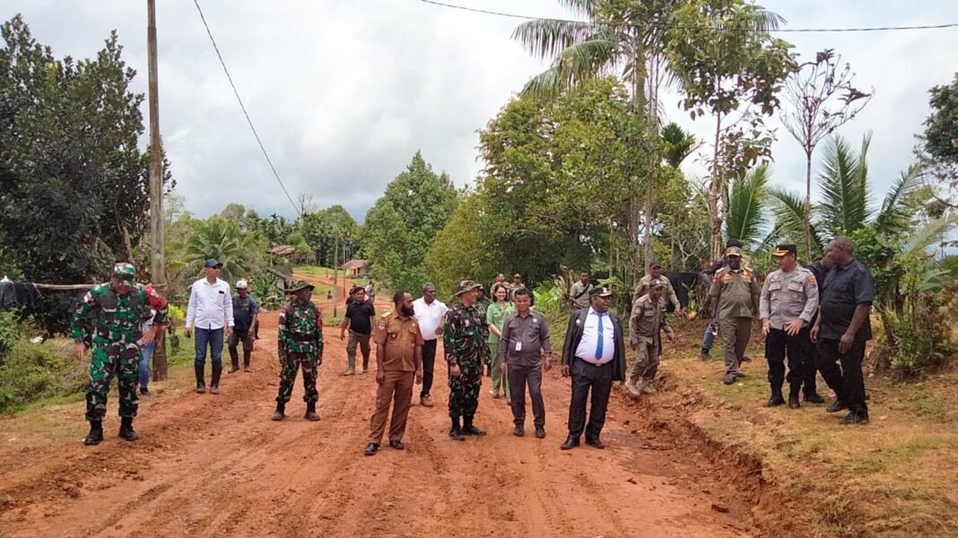 Aksi Nyata Pasca Upacara: Dansatgas TMMD 126 Kodim 1711/BVD dan Bupati Boven Digoel Pantau Langsung Sasaran di Waropko