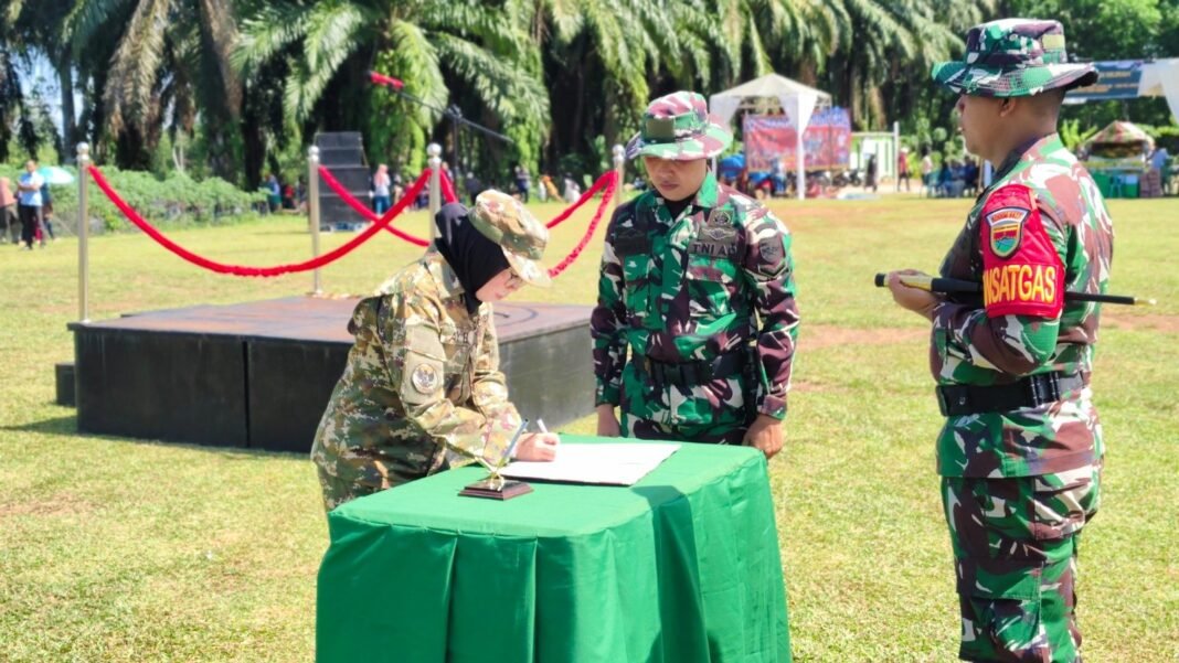 Dandim 0427/Way Kanan dan Bupati Ayu Asalasiyah Tandatangani Naskah TMMD ke-126, Wujud Sinergi TNI dan Pemerintah Bangun Desa