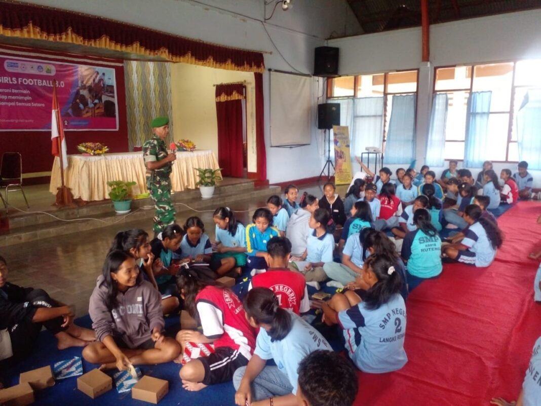 Babinsa Koramil 1612-01/Ruteng Hadiri Kegiatan Girls Football 3.0 di Aula Effata Ruteng