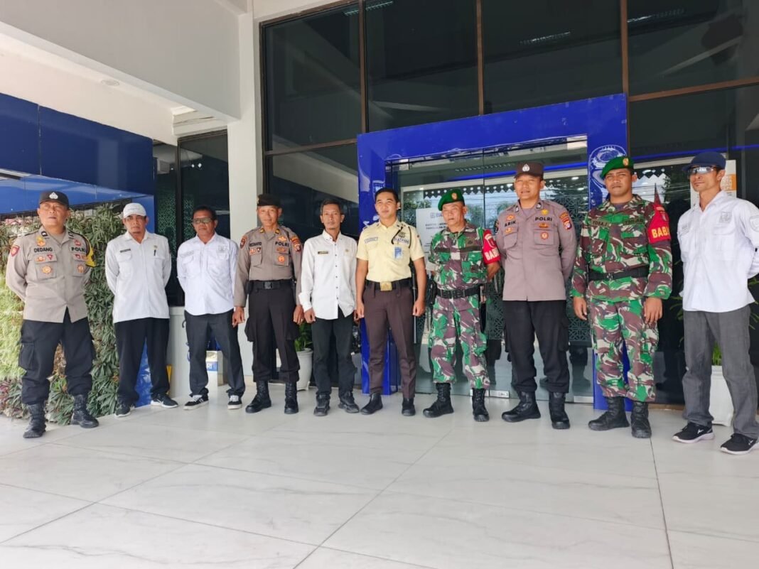 Babinsa Koramil 1014-01/Arut Selatan Bersama Polsek Arsel Gelar Patroli Gabungan Kamtibmas