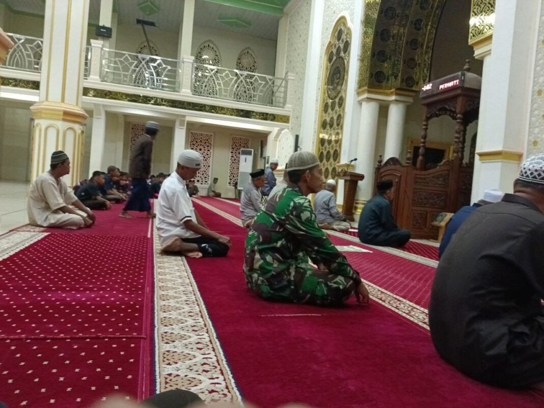 Babinsa Kodim 1420/Sidrap Gencar Safari Subuh dan Komsos untuk Pantau Wilayah