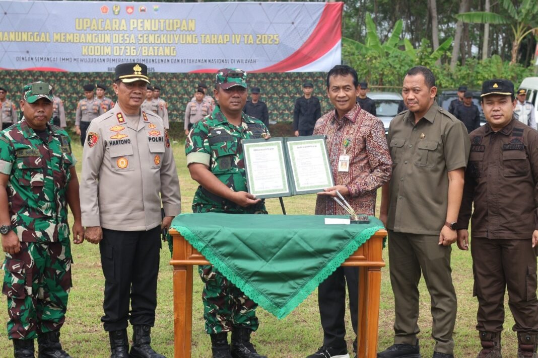 Dandim 0736/Batang Resmi Tutup TMMD 126 Sengkuyung Tahap IV Wringingintung