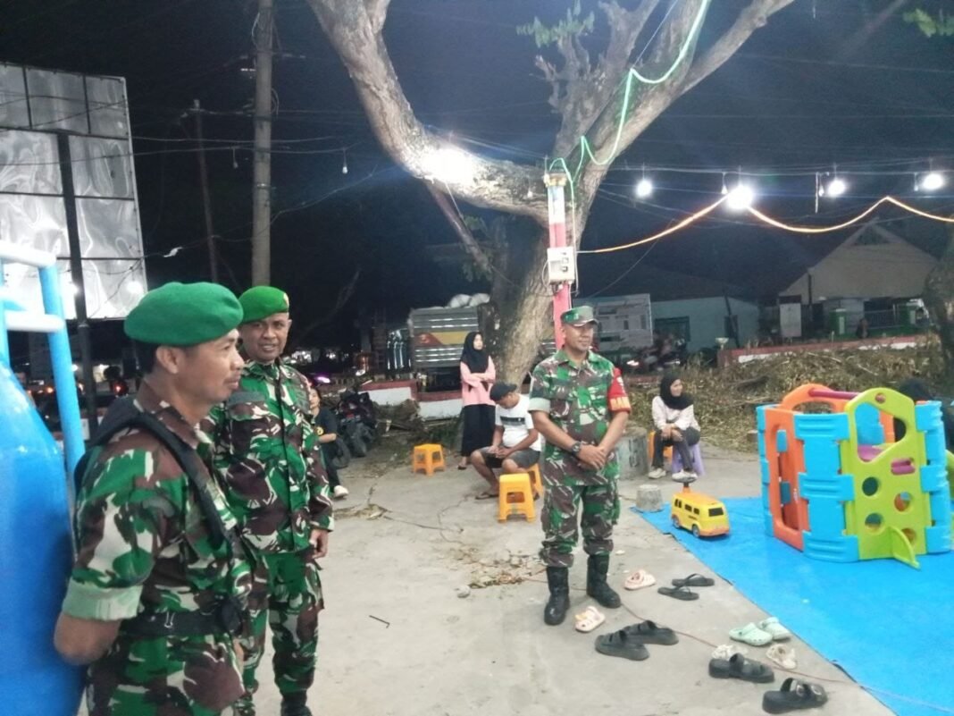 Babinsa Koramil 1420-06/Panca Rijang Perkuat Siskamling, Jaga Rappang Tetap Aman, Tertib, dan Kondusif