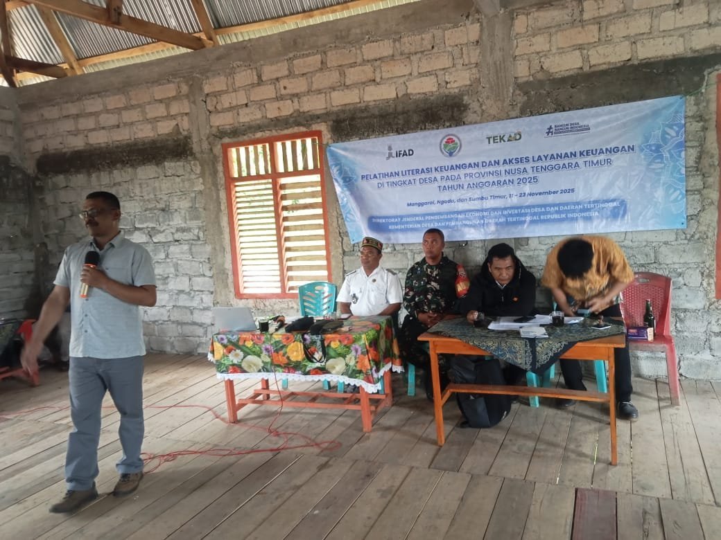 Babinsa Koramil 1612-05/Satar Mese Hadiri Pelatihan Literasi Keuangan di Desa Kole