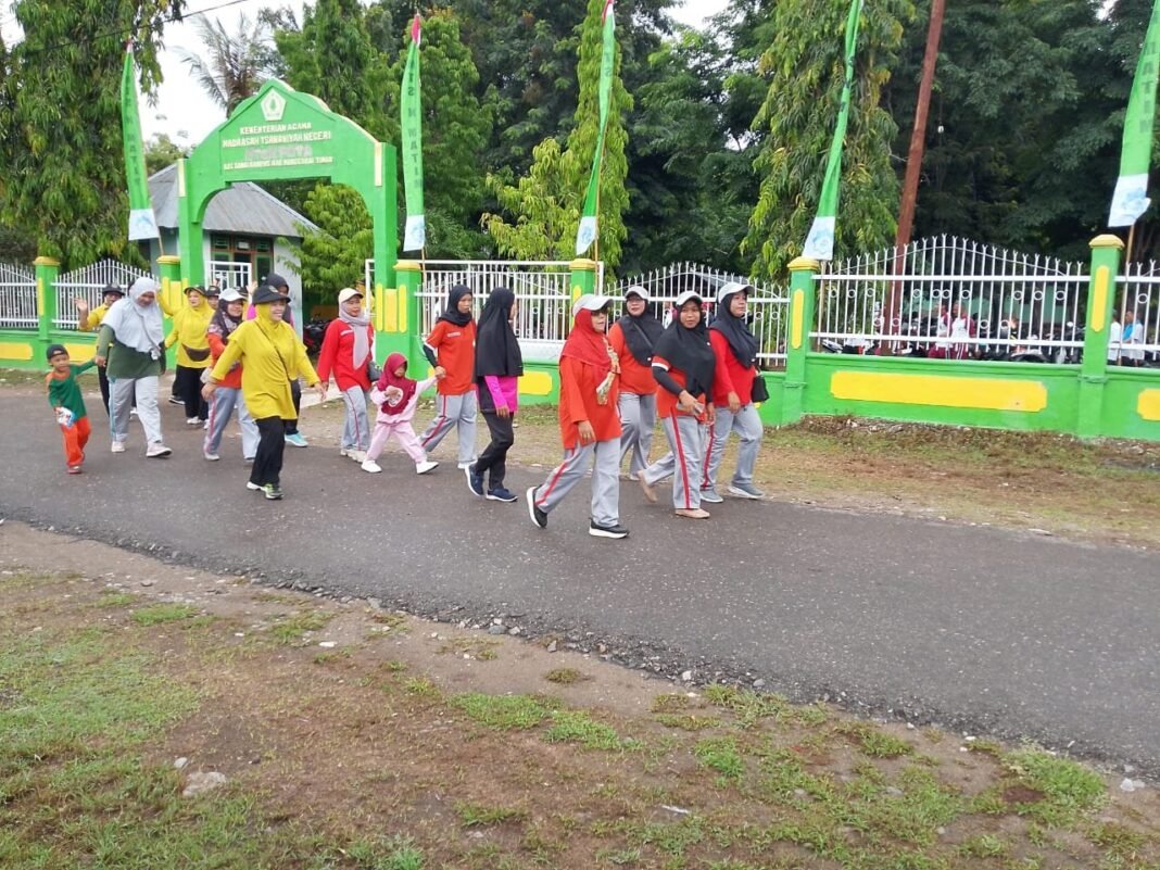 Koramil 1612-04/Elar Hadiri Jalan Sehat HAB Kemenag Manggarai Timur: Wujud Sinergi TNI–Masyarakat