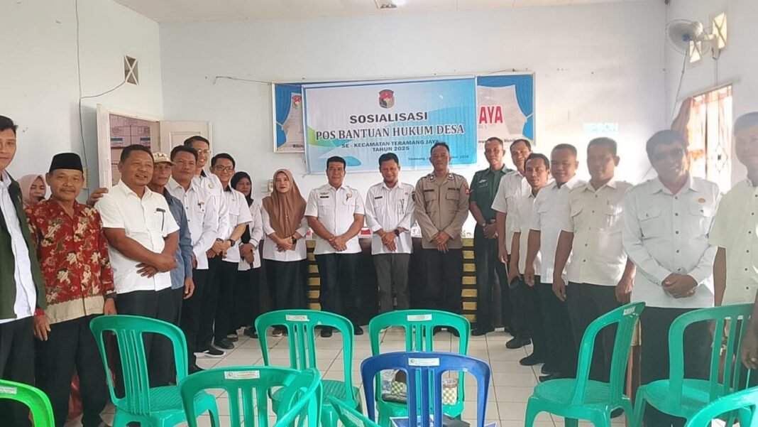 Kodim 0428/MukoMuko Dukung, Sosialisasi Pembentukan Pos Bantuan Hukum (Posbankum), yang dilaksanakan di Aula Kantor Desa Kec. Teramang Jaya Kab. MukoMuko
