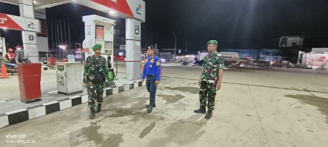 Sinergi TNI dan Damkar Watang Pulu: Patroli Malam Gabungan Jaga Keamanan Objek Vital