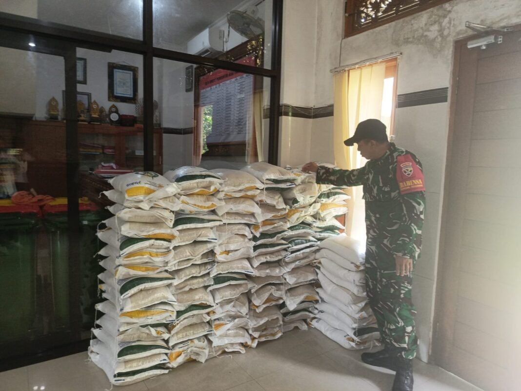 Bantuan Pangan Beras Bergulir, Pjs Danramil Dawan Tegaskan 1.259 Warga Akan Terima Bantuan